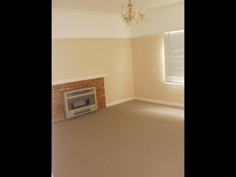 17 Weerona Avenue, Hamlyn Heights VIC 3215