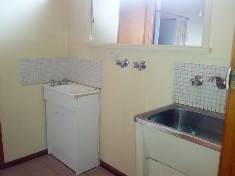 4/3 Lancaster Avenue, Newcomb VIC 3219