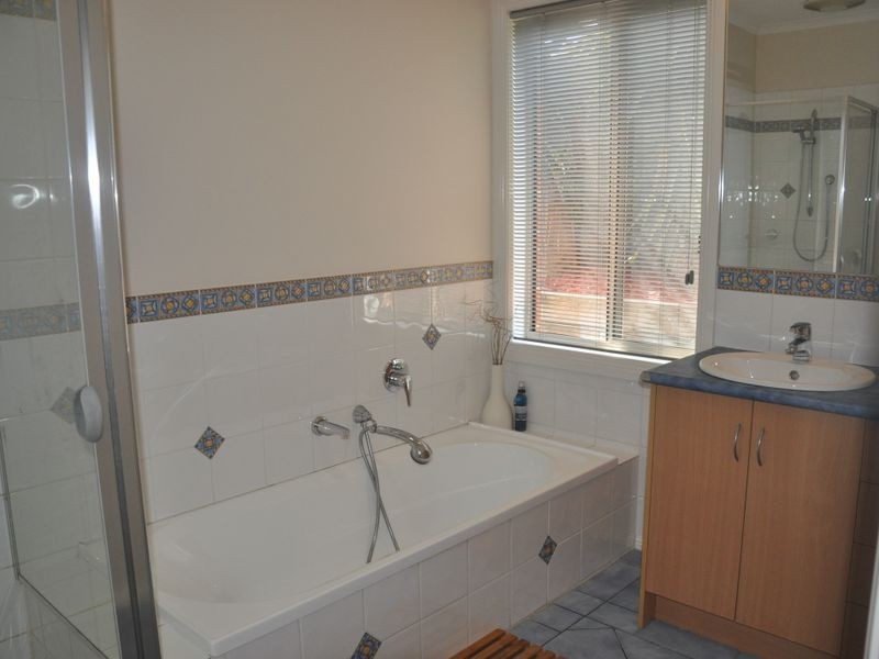 5 Kerrie Court, Grovedale VIC 3216