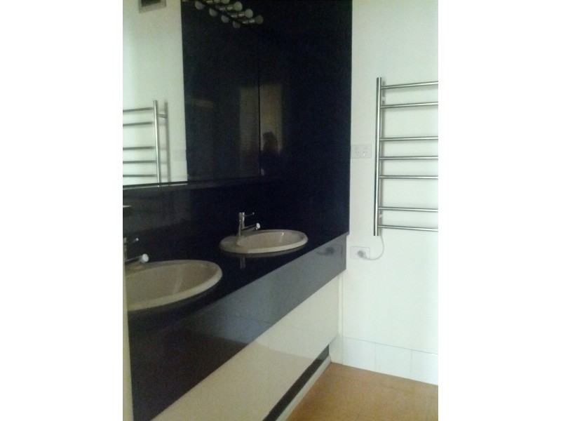 Unit 102/64 Eastern Beach Road, Geelong VIC 3220