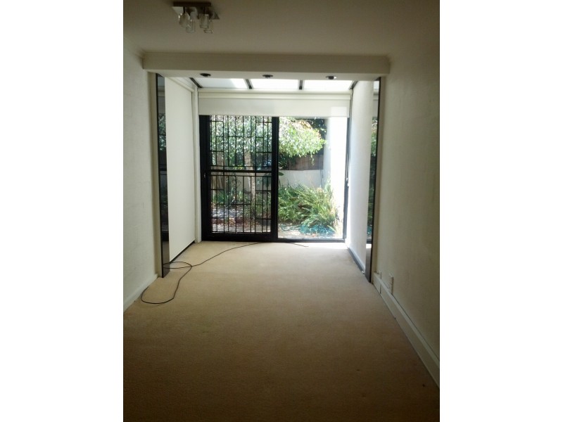 Unit 102/64 Eastern Beach Road, Geelong VIC 3220