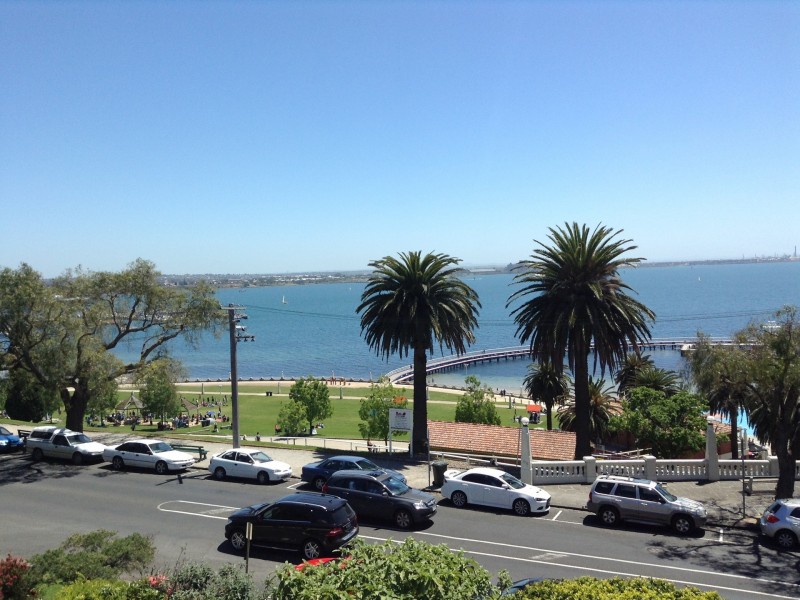 Unit 102/64 Eastern Beach Road, Geelong VIC 3220