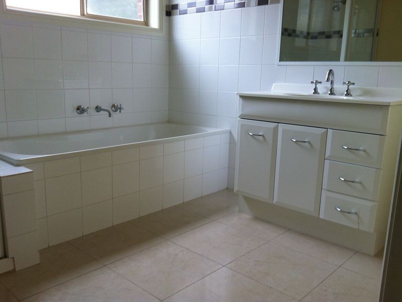 Unit 2/29 Coleraine Crescent, Corio VIC 3214