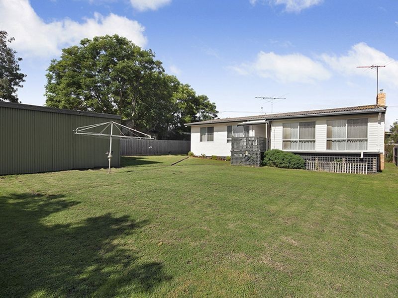 6 Tiverton Street, Belmont VIC 3216