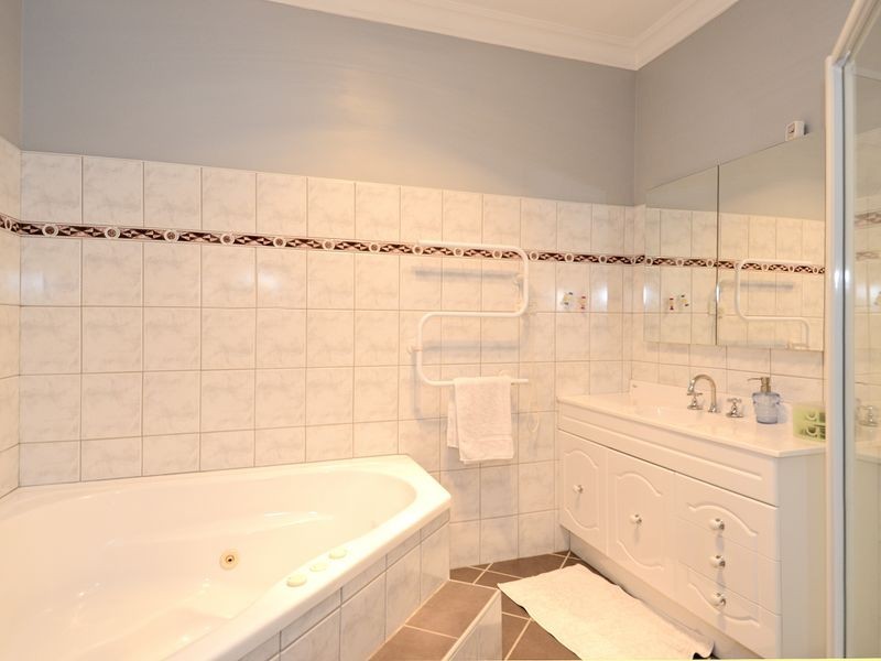 40 Yooringa Avenue, Norlane VIC 3214