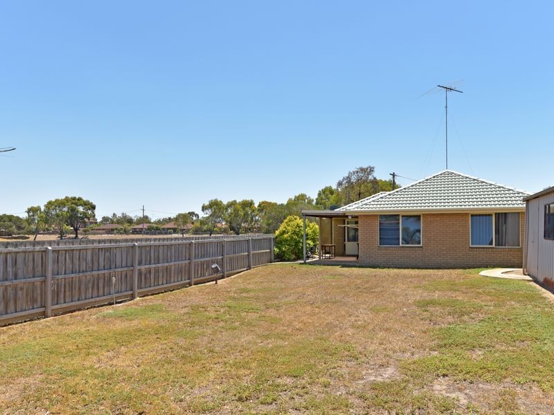 7 Vostok Court, Whittington VIC 3219