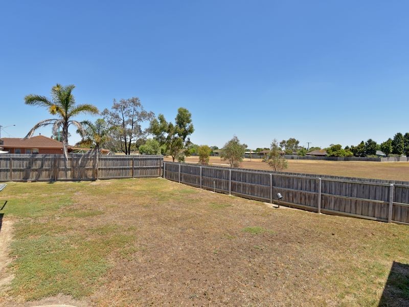 7 Vostok Court, Whittington VIC 3219