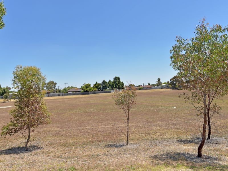 7 Vostok Court, Whittington VIC 3219
