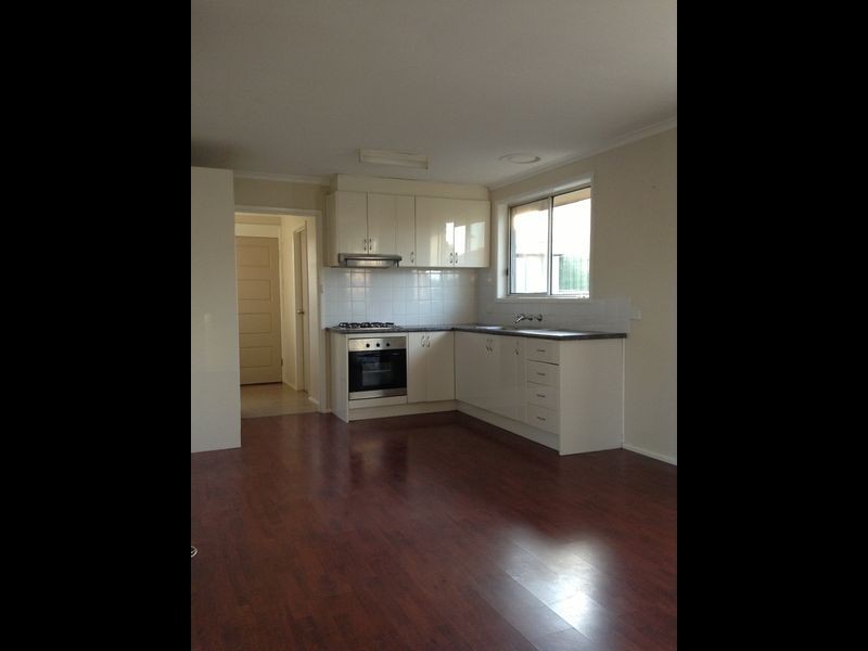 3/8 Casaceli Court, Whittington VIC 3219