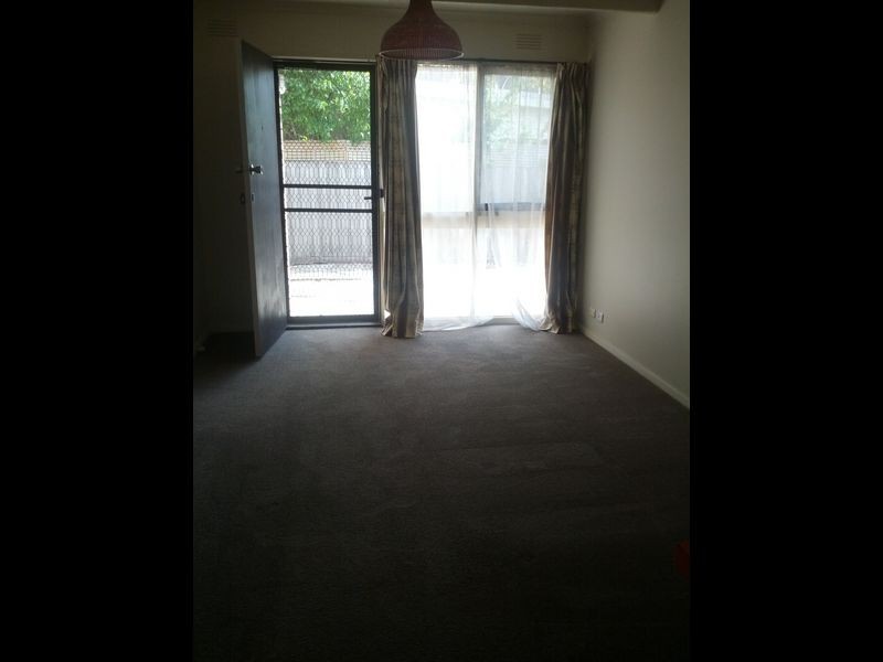 2/18 Stafford Street, Herne Hill VIC 3218