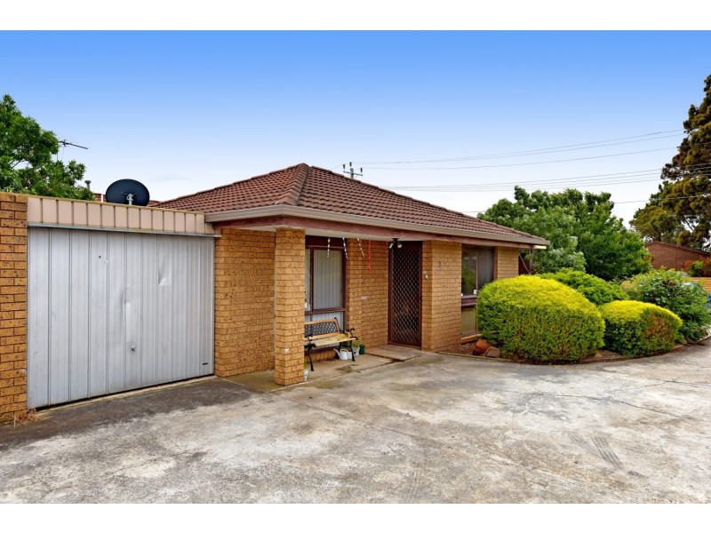 2/5 Kanooka Drive, Corio VIC 3214