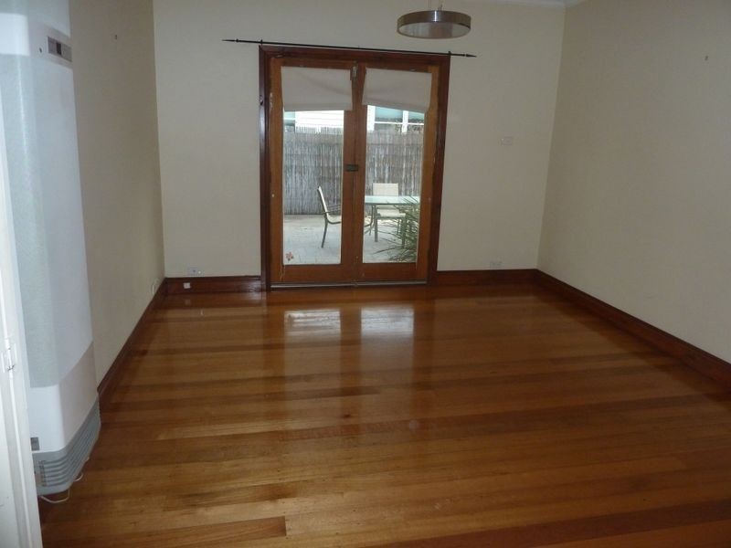 2 Saffron Street, Newtown VIC 3220