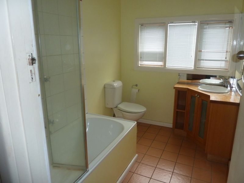 2 Saffron Street, Newtown VIC 3220