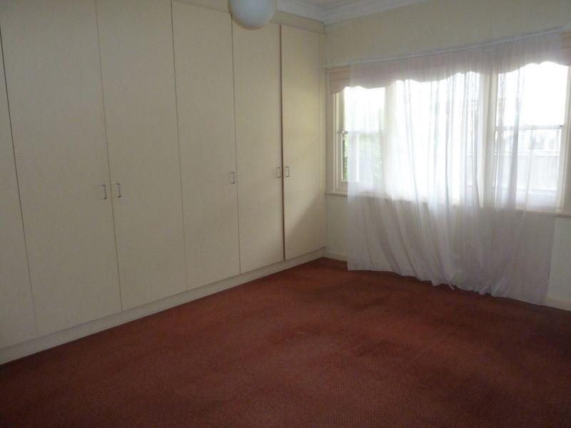 2 Saffron Street, Newtown VIC 3220