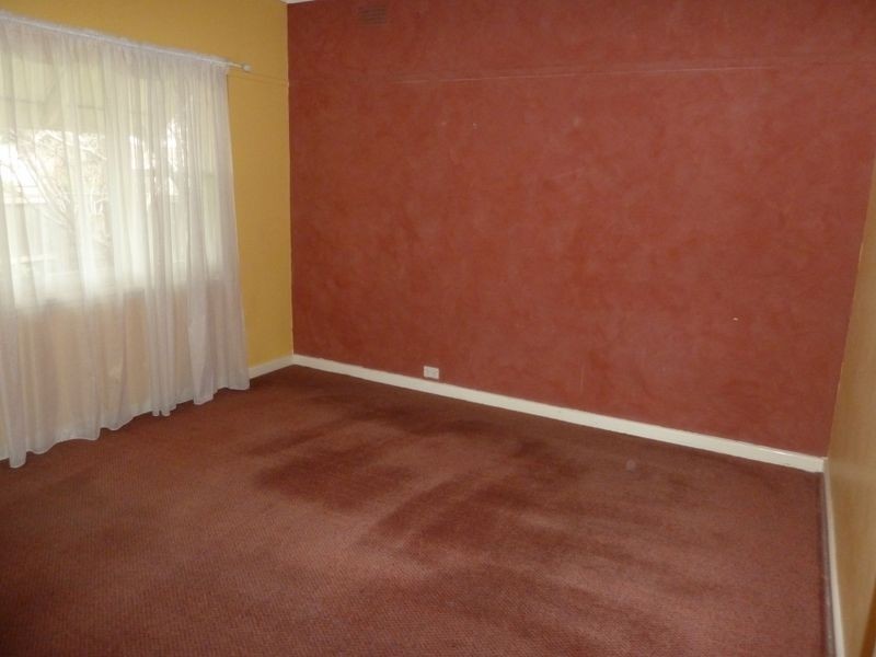 2 Saffron Street, Newtown VIC 3220