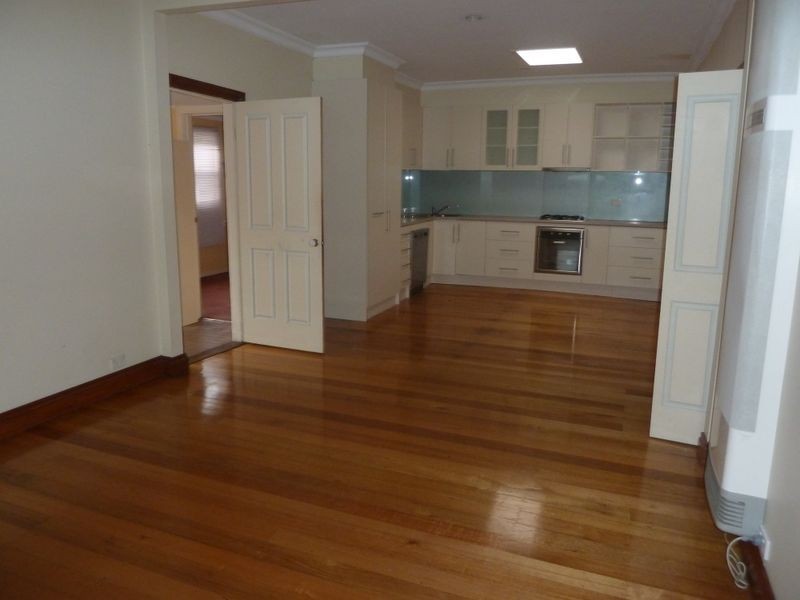 2 Saffron Street, Newtown VIC 3220