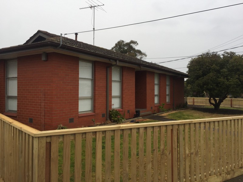 2 Carmarthen Drive, Corio VIC 3214