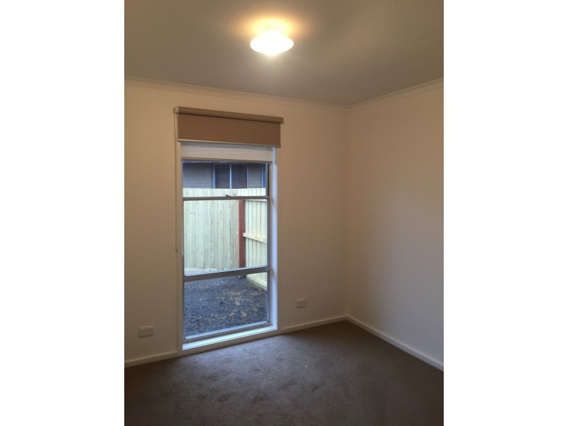 2 Carmarthen Drive, Corio VIC 3214