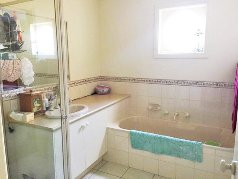 21 Brownlow Court, Lara VIC 3212