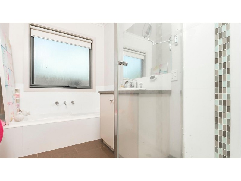 1/61 Regent Street, Whittington VIC 3219