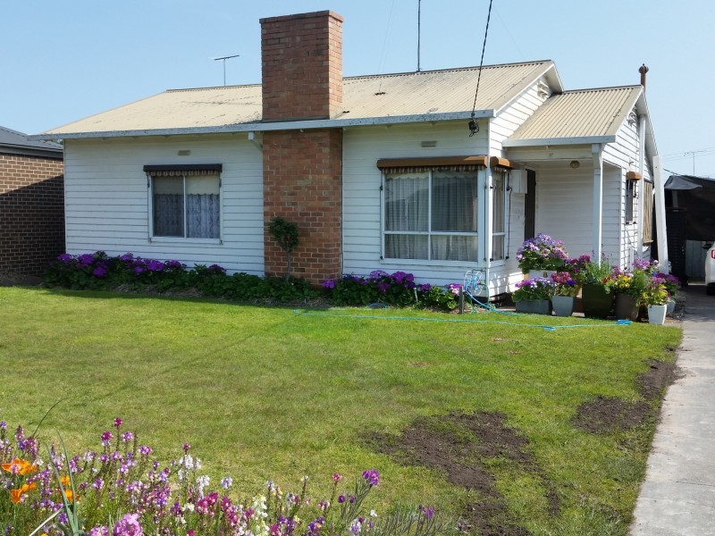 17 Bromley Street, Thomson VIC 3219