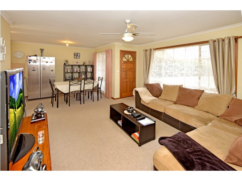 Unit 2/20 Saturn Street, Newcomb VIC 3219
