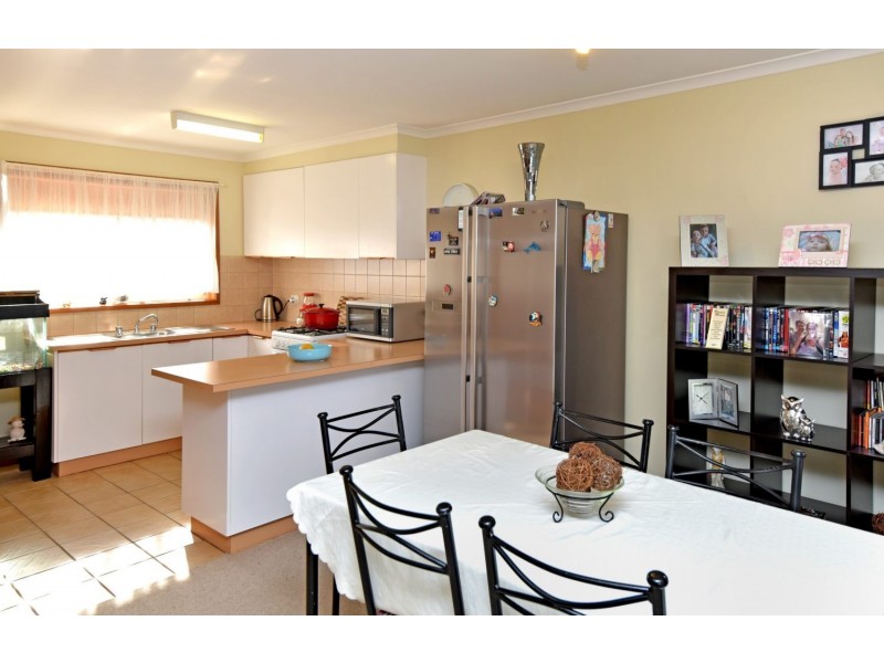 Unit 2/20 Saturn Street, Newcomb VIC 3219