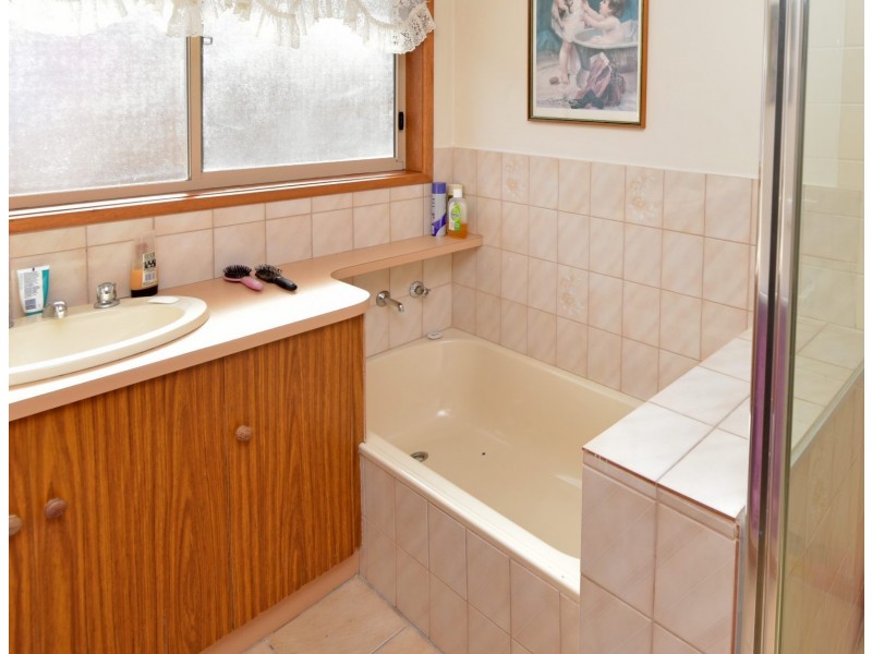 Unit 2/20 Saturn Street, Newcomb VIC 3219