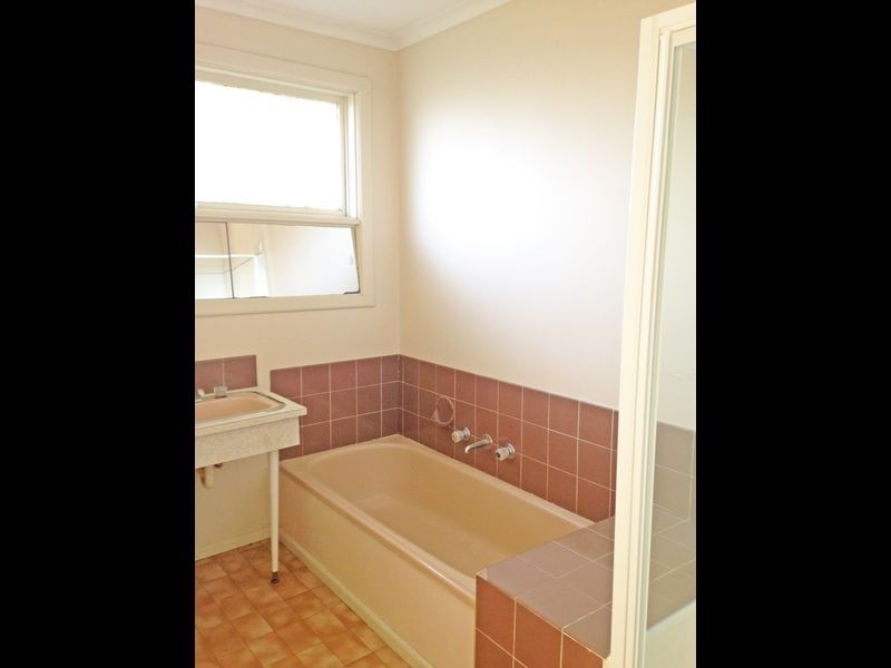 99 Fairy Street, Bell Post Hill VIC 3215