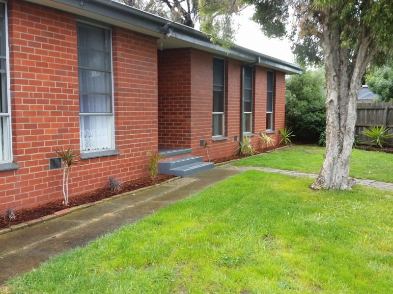 13 Armstrong Court, Whittington VIC 3219