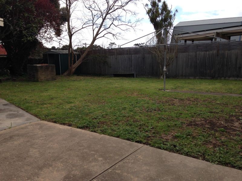 6 Toyne Avenue, Hamlyn Heights VIC 3215