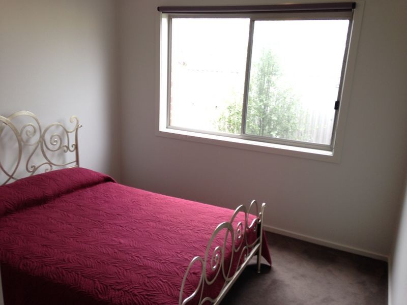 1/2 Thatcher Court, Whittington VIC 3219