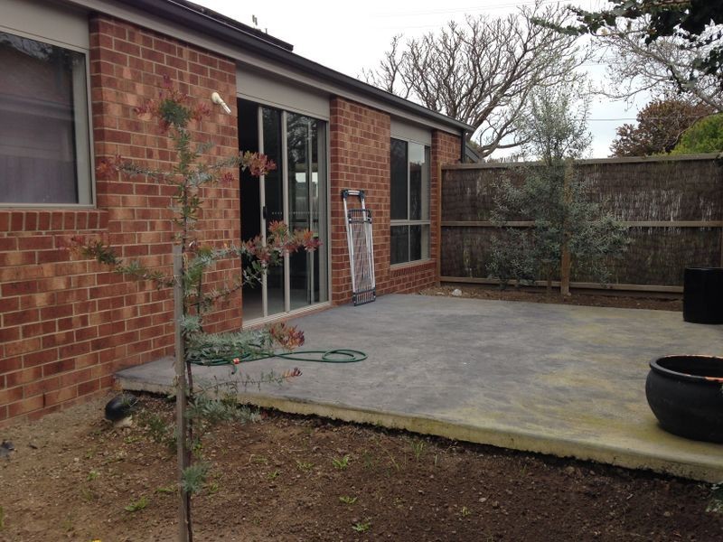 1/2 Thatcher Court, Whittington VIC 3219