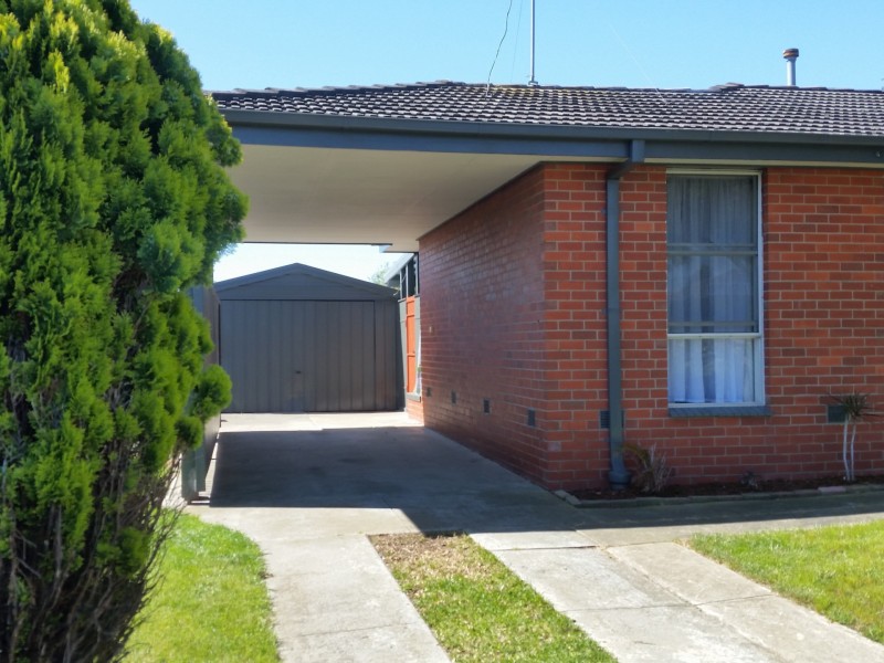 13 Armstrong Court, Whittington VIC 3219