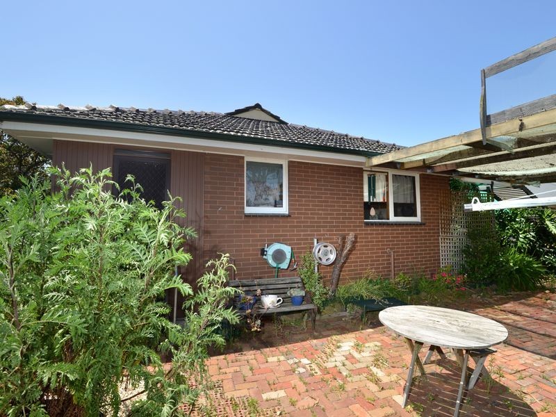 20 Truscott Street, Whittington VIC 3219