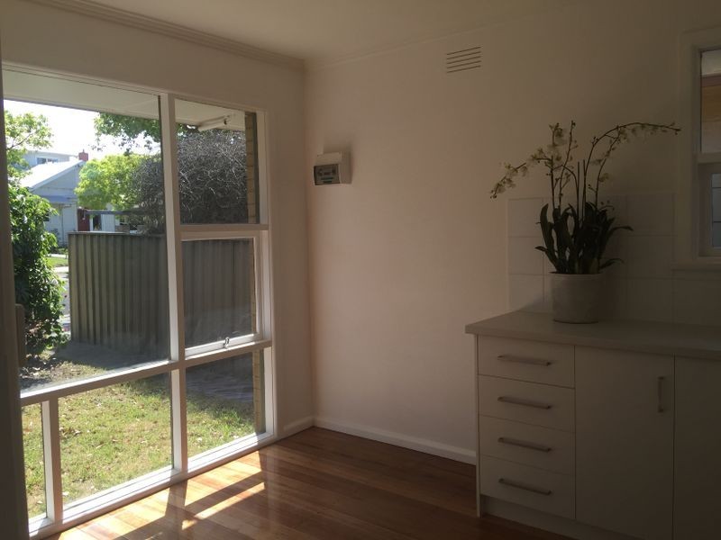 1/24 Bostock Avenue, Manifold Heights VIC 3218