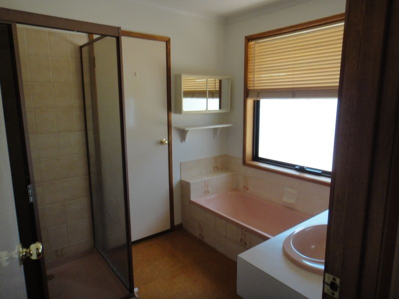 1 Cromwell Drive, Lara VIC 3212