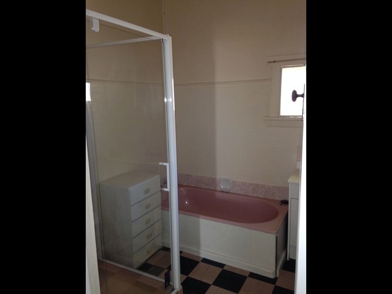 1 Bowlers Avenue, Geelong West VIC 3218