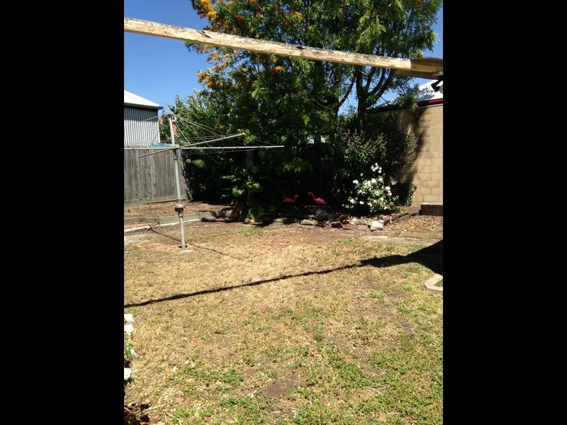 1 Bowlers Avenue, Geelong West VIC 3218