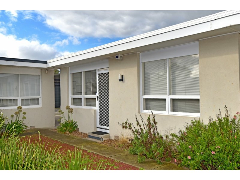 Unit 2/2 Martin Street, Thomson VIC 3219