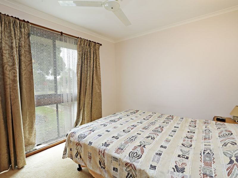 8 Raymond Grove, Corio VIC 3214