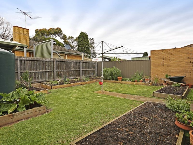 8 Raymond Grove, Corio VIC 3214