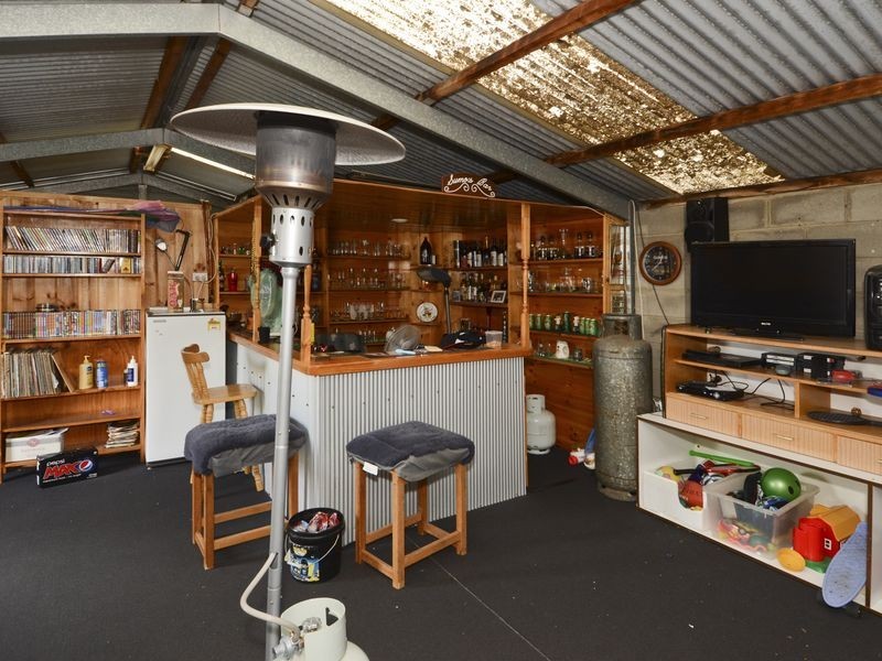 8 Banksia Square, Corio VIC 3214