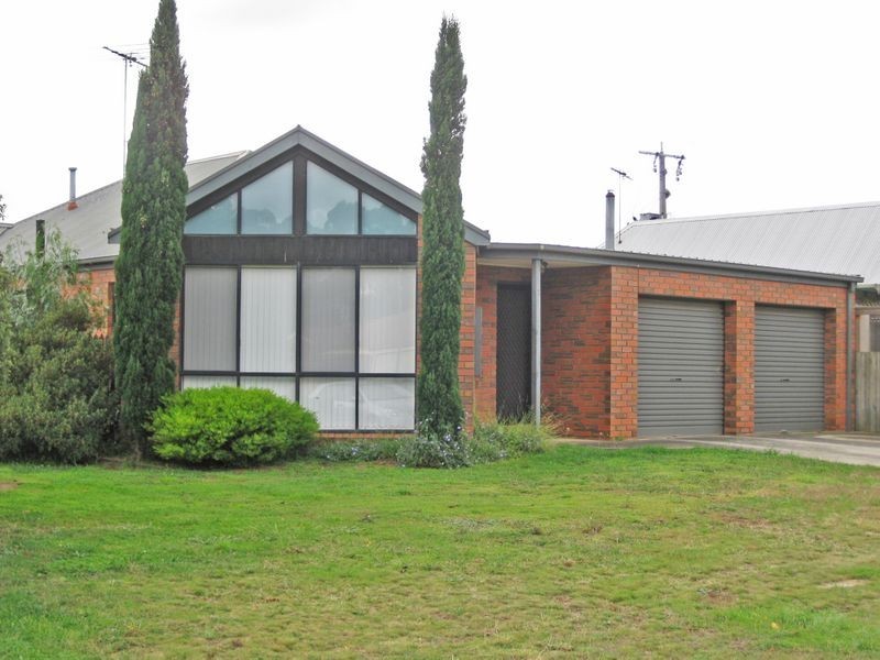 17 Sherwood Grove, Lara VIC 3212