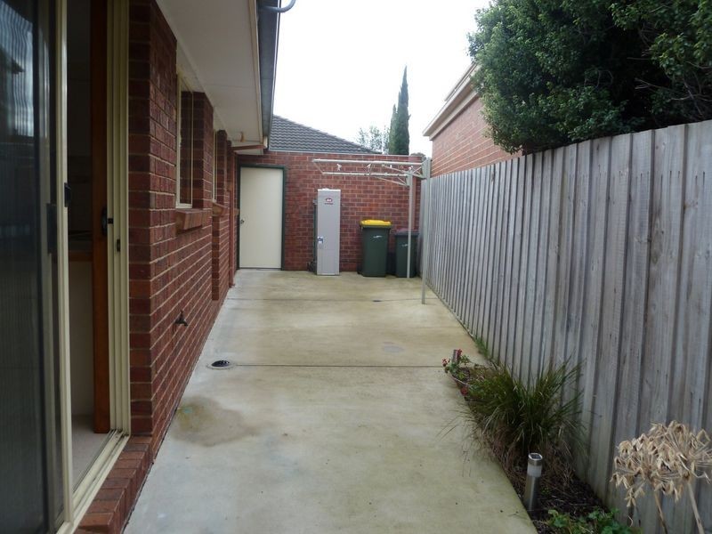 1/5 Arbour Grove, Belmont VIC 3216
