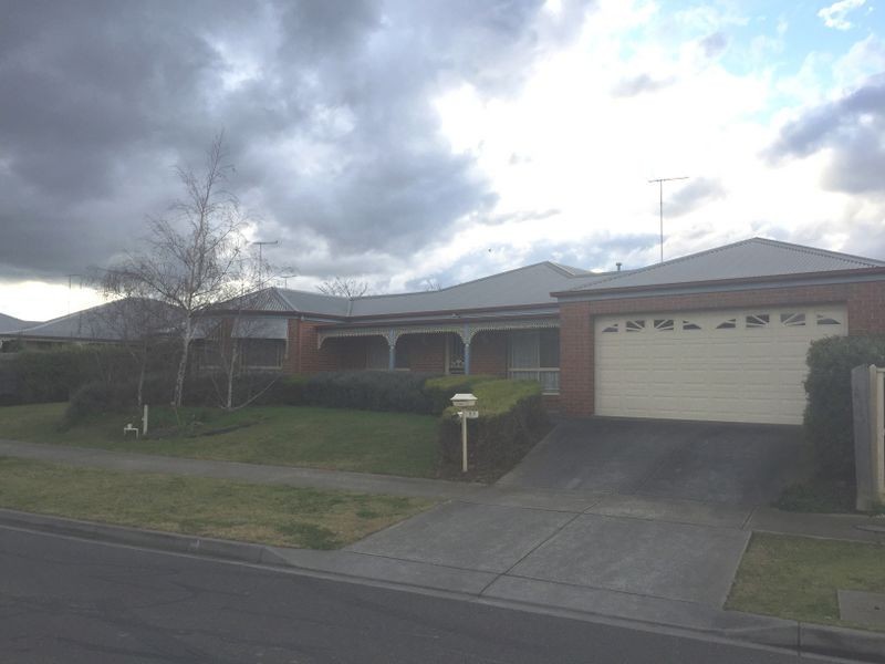 17 Paratone Crescent, St Albans Park VIC 3219