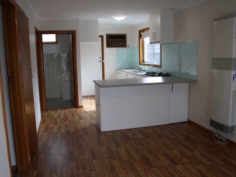 2/57 Bond Street, Newtown VIC 3220