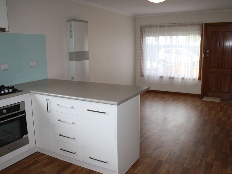 2/57 Bond Street, Newtown VIC 3220