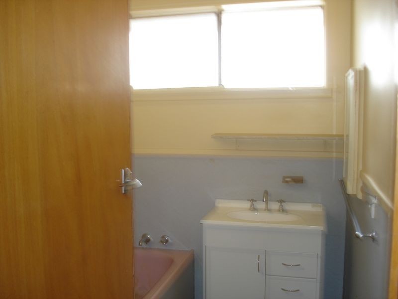 1/37-39 Clarke Street, Newtown VIC 3220