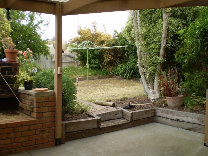 27 Ruhamah Avenue, Bell Post Hill VIC 3215